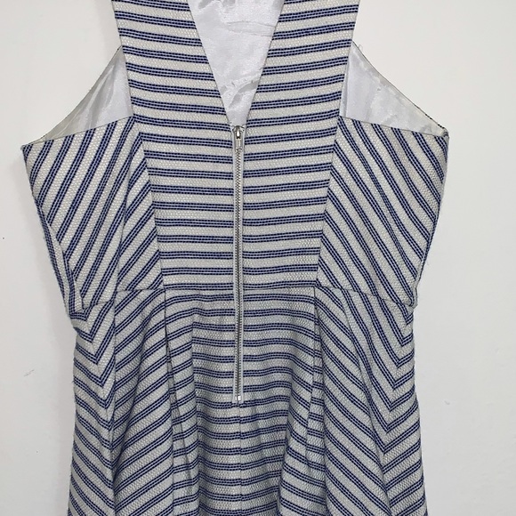 BCBGeneration Size 2 dress white and blue stripe - Picture 6 of 8